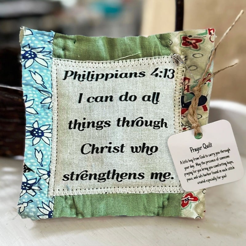 🎁🔥Prayer Quilt With Cross Inside (Approx. 5" square)