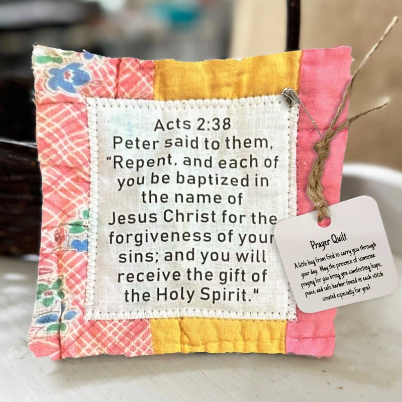 🎁🔥Prayer Quilt With Cross Inside (Approx. 5" square)