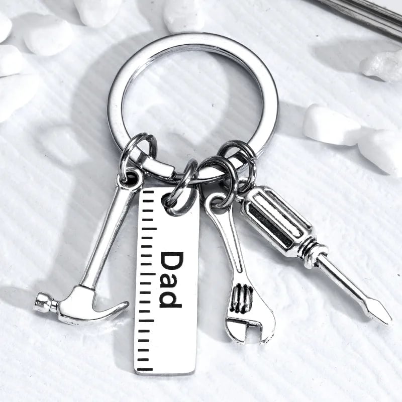 🎁Father's Day Gift: Car Enthusiast Tool Keychain for Dad