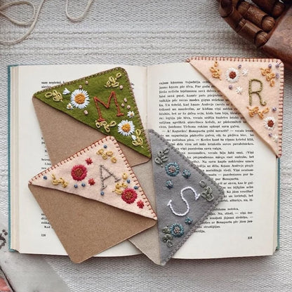 Christmas gift🎁Personalized Hand Embroidered Corner Bookmark